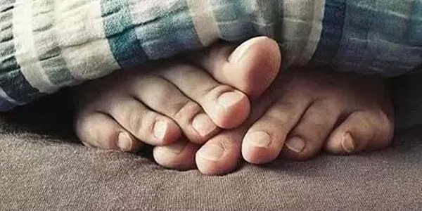 一脫鞋子就尷尬？腳臭的4大原因和解決妙招！